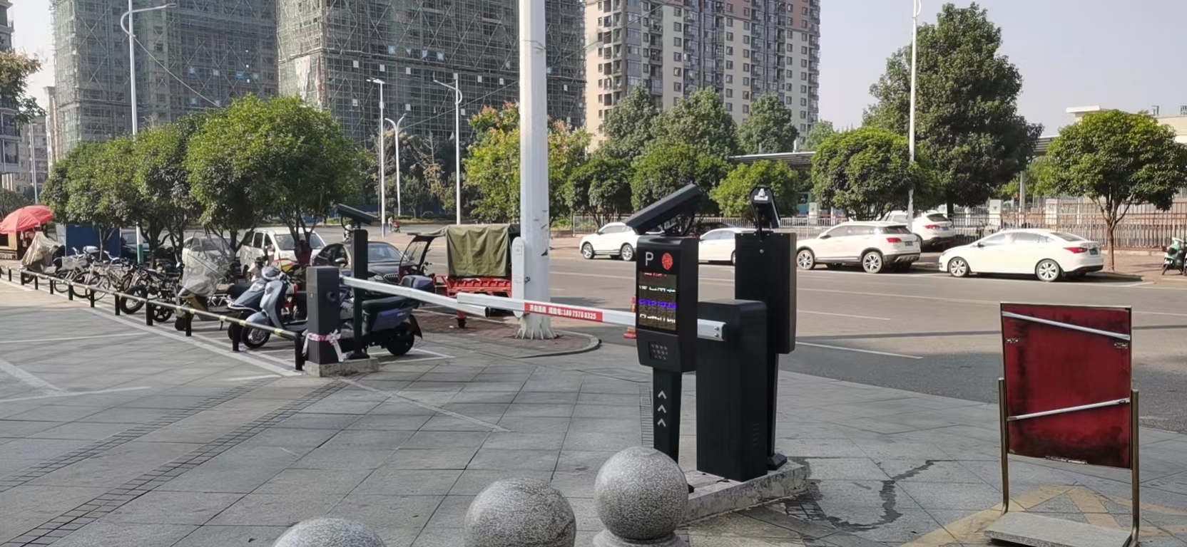 湖南永州润驰美居停车场