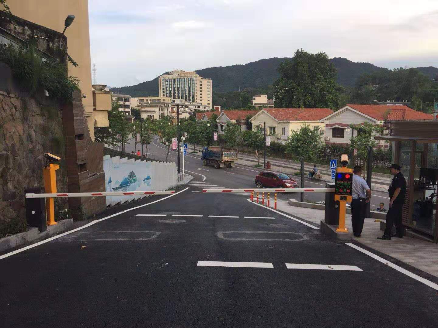 Guangzhou Conghua Jinyuan Hot Spring Hotel Parking Lot